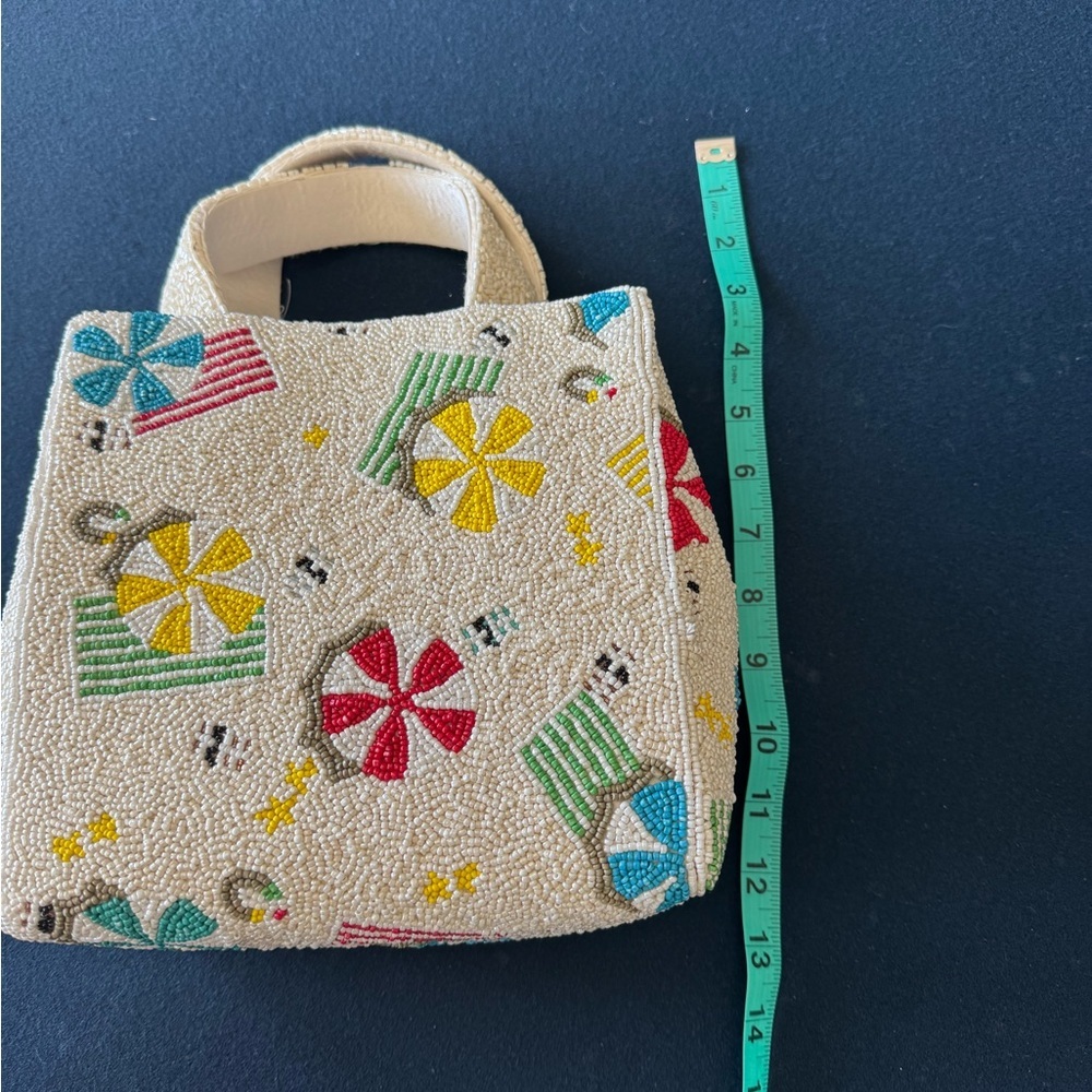 GORGEOUS Beaded Tote Bag with beach umbrella and beach towel designs- SO FUN⛱️ - Picture 9 of 12
